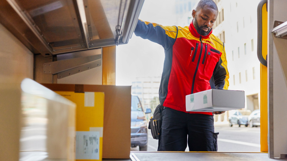 /content/dam/nigeria/shipping-with-dhl/import-with-dhl/When Expert Help Matters.jpg