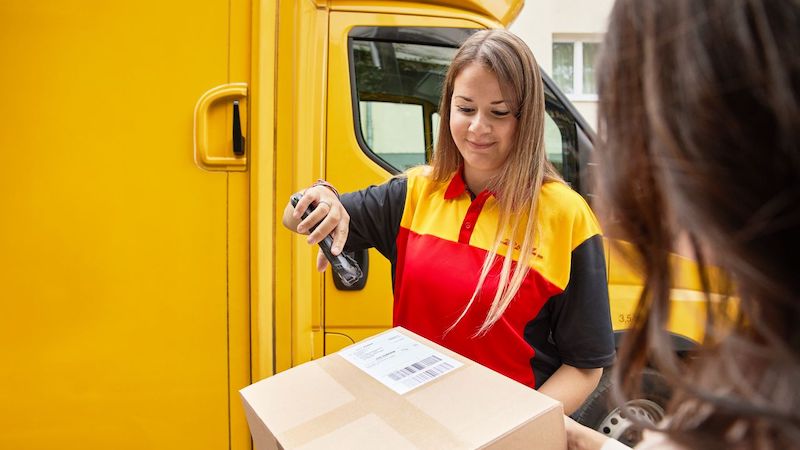 A guide on how to use DHL Express for parcel home pickup in Pakistan ...