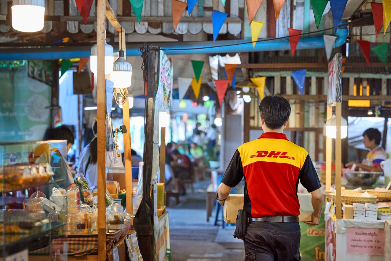 Start your shipping journey to Thailand with DHL Express