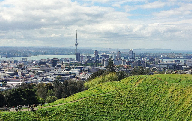 Sending a Parcel from Singapore To New Zealand
