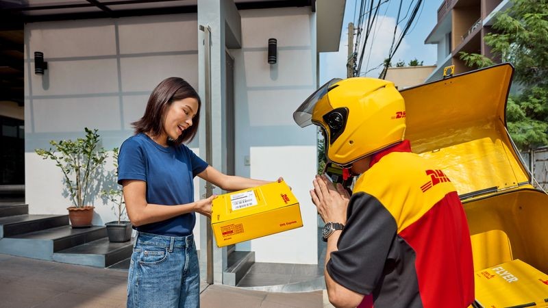 Ready to share those local Singaporean snacks? Streamline your international shipping process and easily share Singapore's favorite treats worldwide.