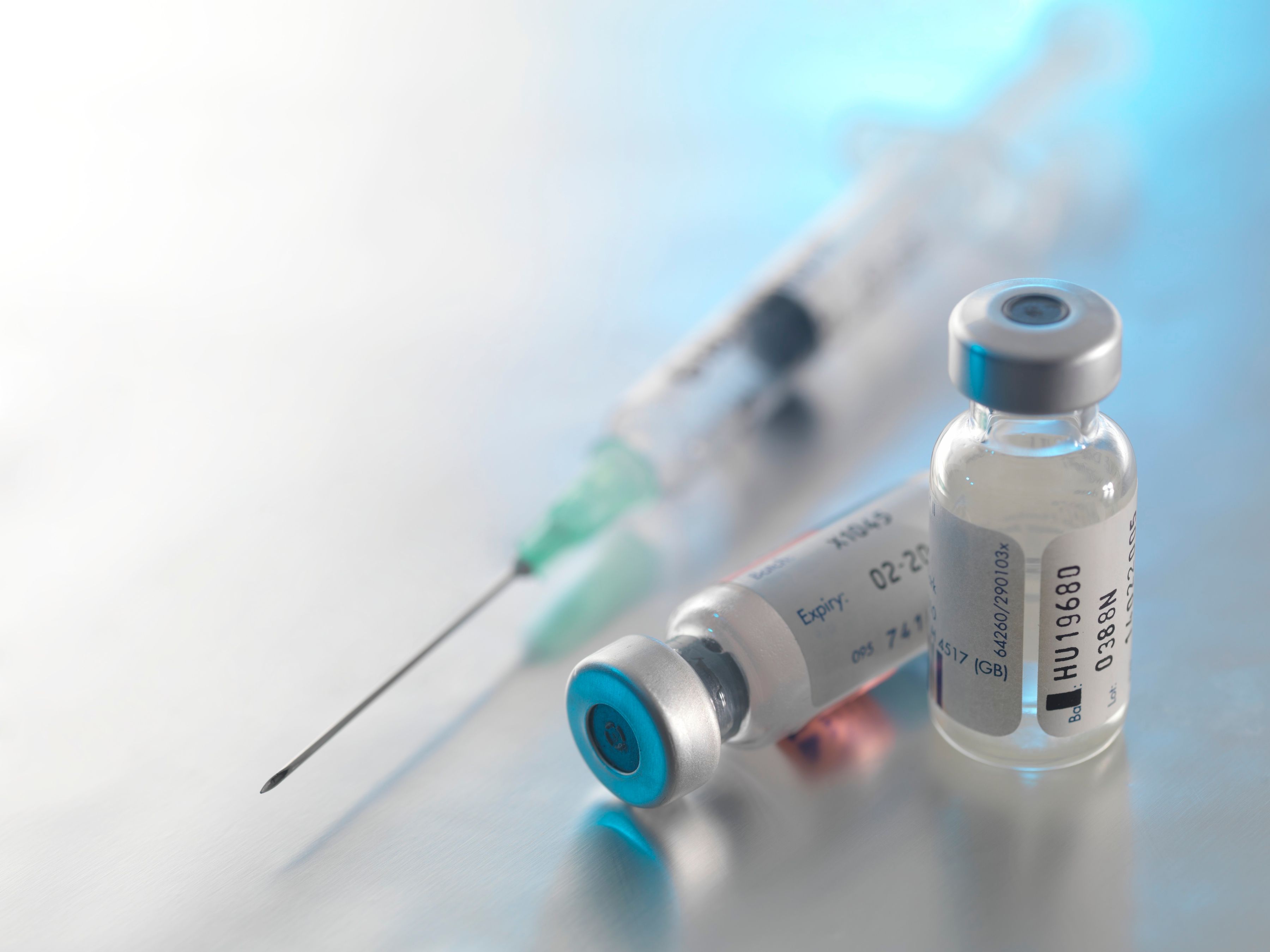 syringe-with-bottle-of-medicine