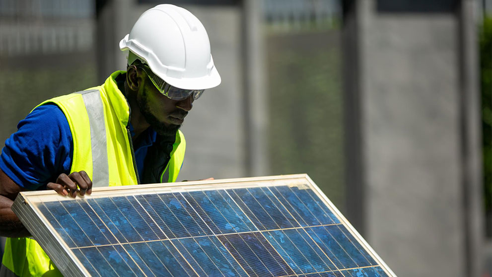 /content/dam/south-africa/logistics-advice/essential-guides/Local Networks That Keep Projects Moving.jpg