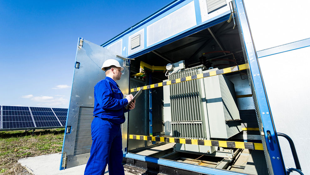 /content/dam/south-africa/logistics-advice/essential-guides/Practical Solutions for Real-World Challenges.jpg