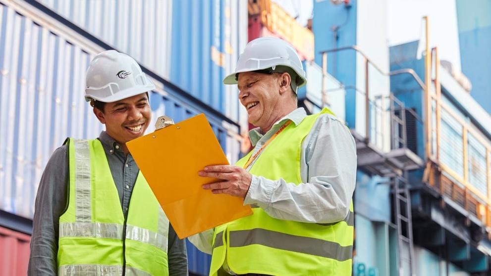 /content/dam/south-africa/shipping-with-dhl/exporting-with-dhl/Why Good Paperwork Pays Off.jpg