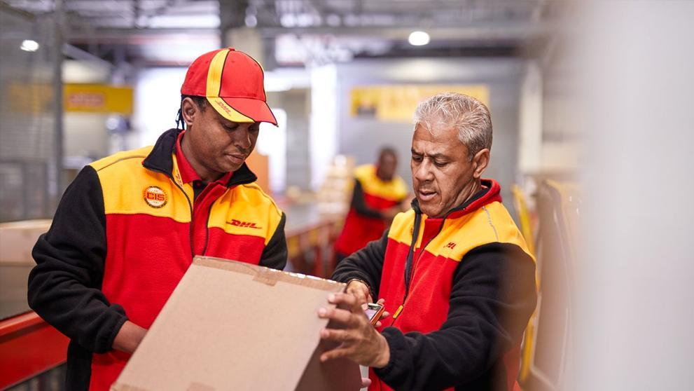 /content/dam/south-africa/shipping-with-dhl/services/Choose Lighter Packaging and Smarter Cushioning.jpg