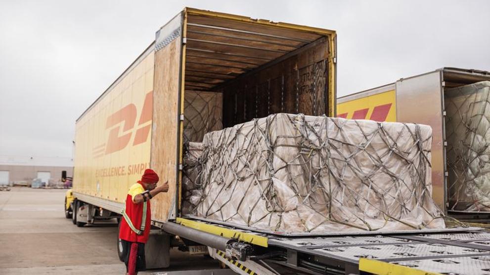 /content/dam/south-africa/shipping-with-dhl/services/When Should You Consider Specialist Freight Services.jpg