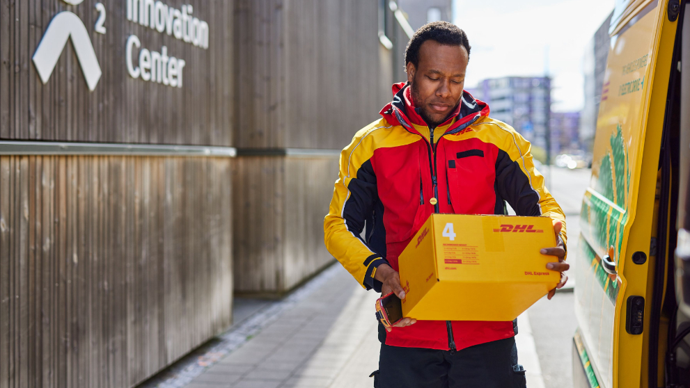 /content/dam/south-africa/shipping-with-dhl/services/Why Partner with DHL Express South Africa.jpg
