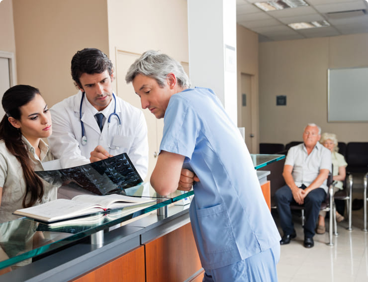 Sanidad Pública / Sociedades privadas / Comunidades autónomas