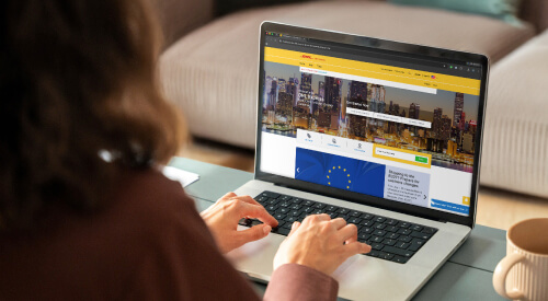Using MyDHL+ to track an international delivery
