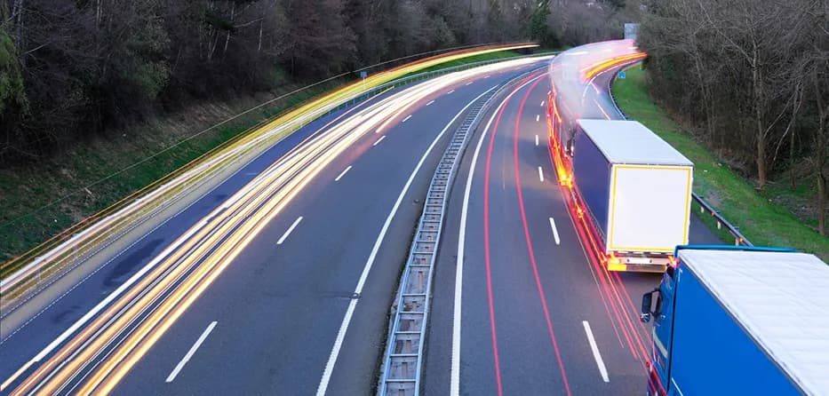 graphic image DHL, logistics advice