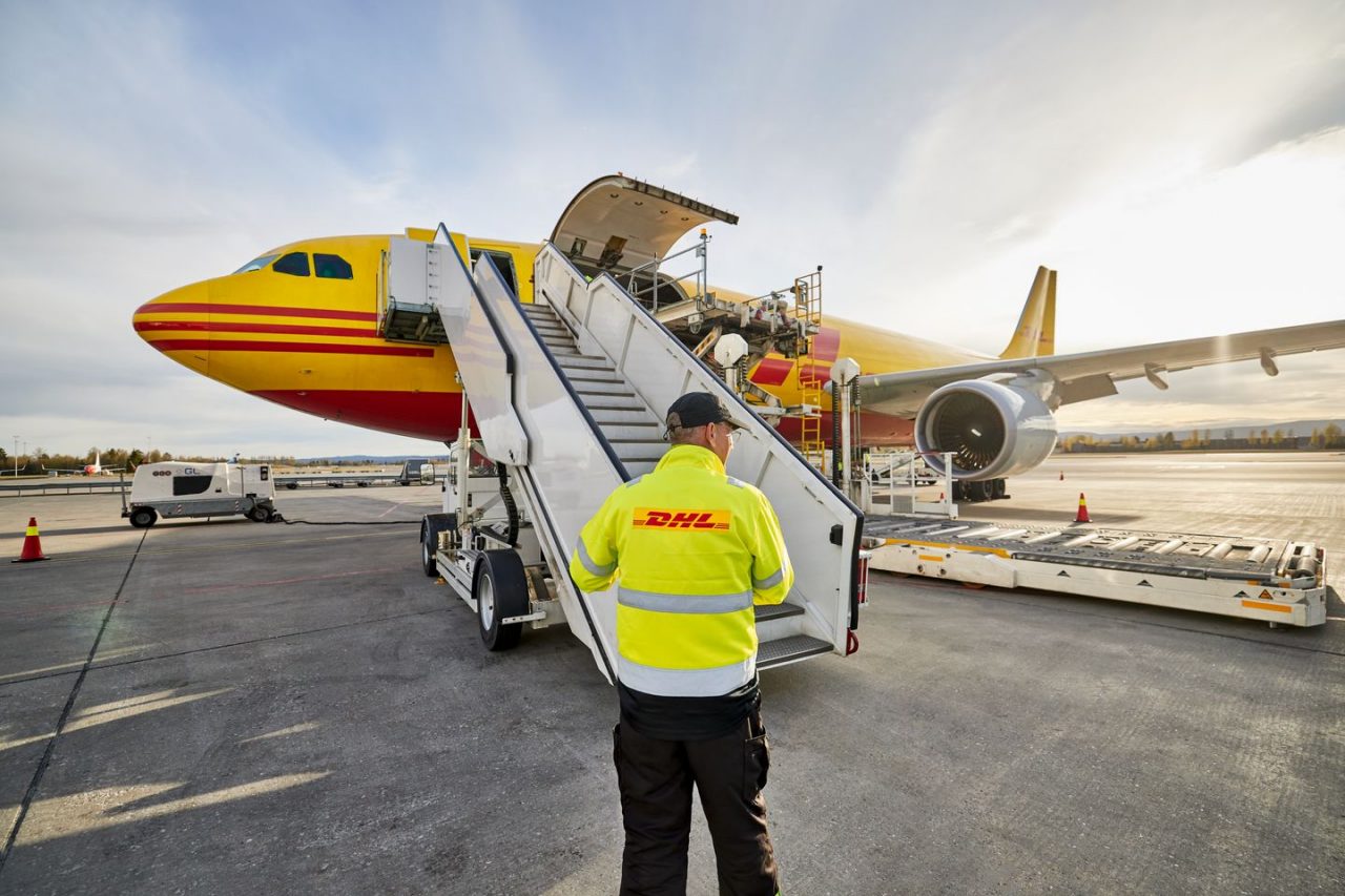 dhl plane