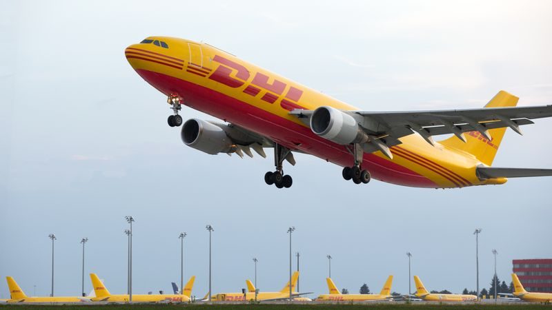 DHL Express 2025 Rate and Servicce Guide 