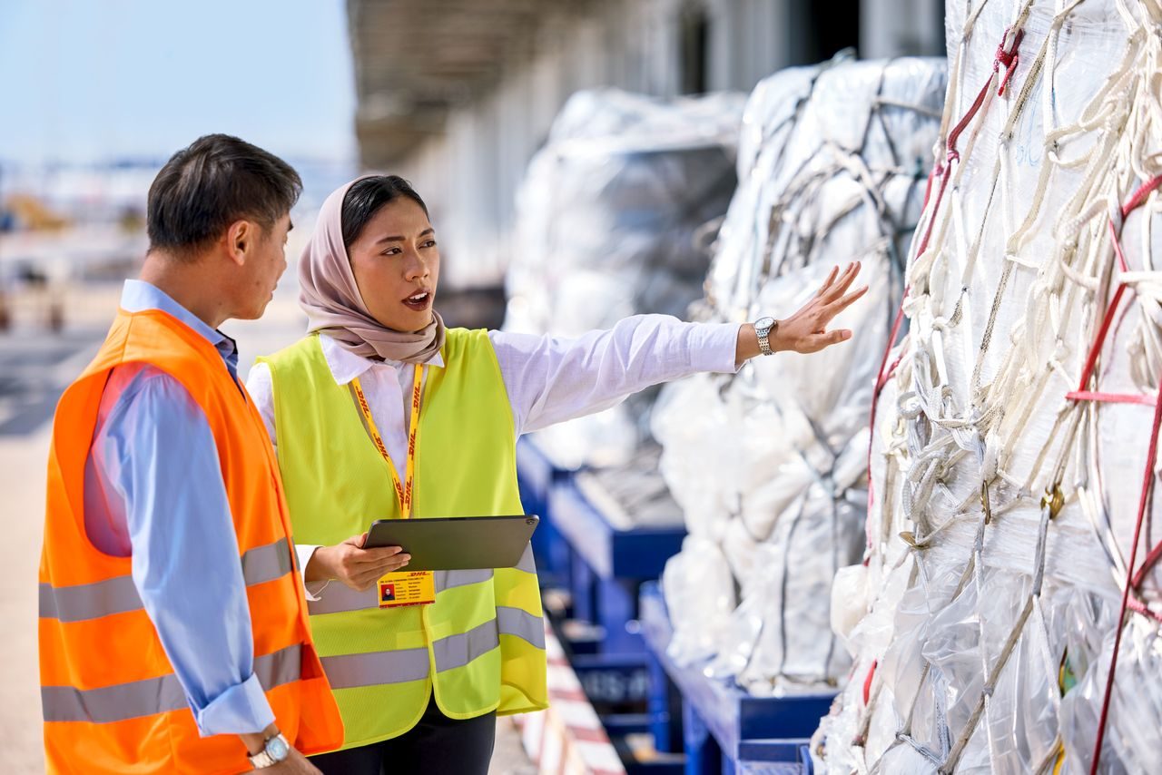 DHL employees