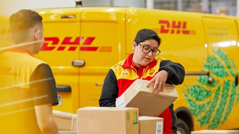 dhl express sustainable logistics practices