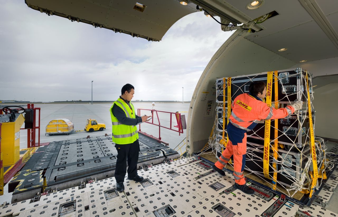 Carga pesada en un avión