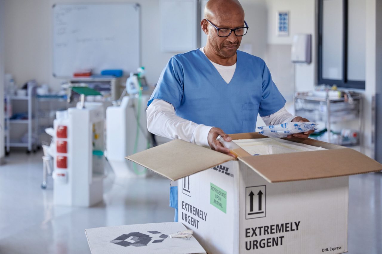 A man with conditioned package in a hospital
