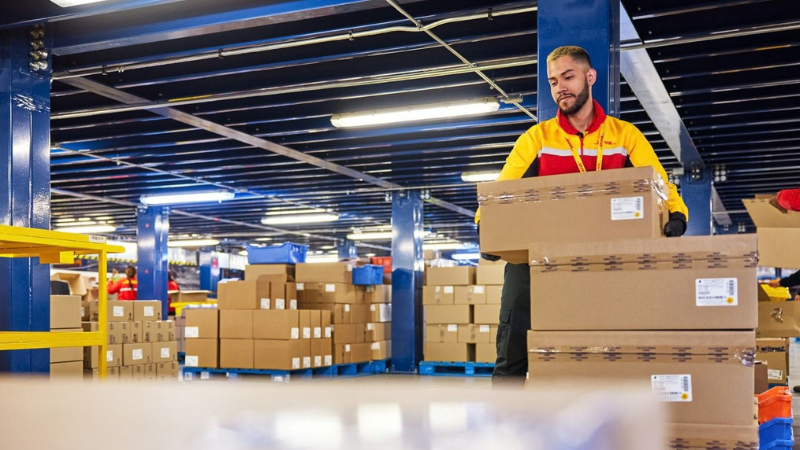 DHL Express Service Center